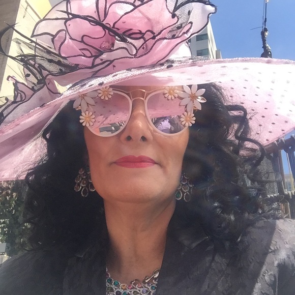 Meet your Posher, Rita - Picture 1 of 1